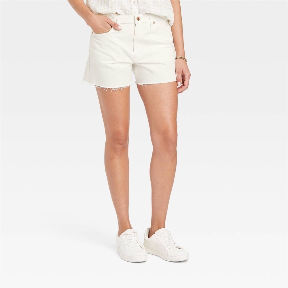 NWT! Universal Thread Womens Boyfriend Shorts Denim Raw Hem - Picture 2 of 8